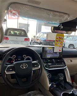 تۆیۆتا لاند کروزەر